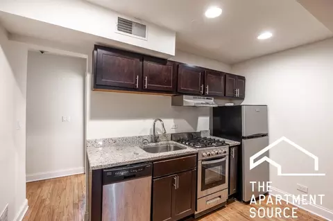 n ashland ave, Chicago, IL 60613