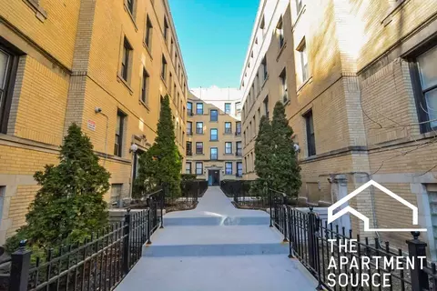 4602 N Beacon St #4C, Chicago, IL 60640