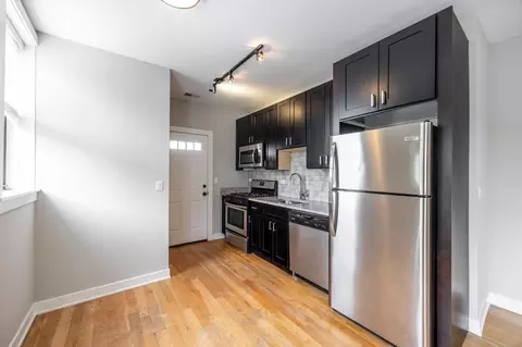 2205 W Eastwood Ave #3W, Chicago, IL 60625
