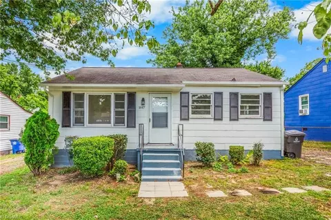 1447 Bretton St, Winston Salem, NC 27107