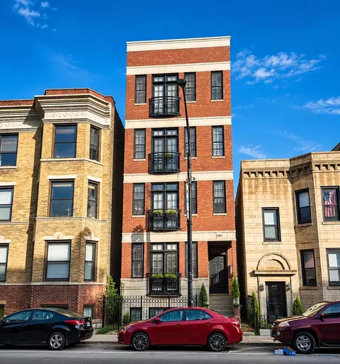 2951 N Halsted St #2, Chicago, IL 60657