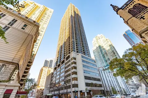 30 E Huron St #904, Chicago, IL 60611