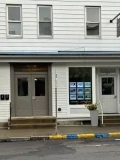 222 224 Warren St #1, Hudson, NY 12534