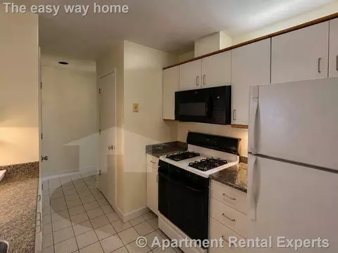2 Chestnut St #24, Cambridge, MA 02139