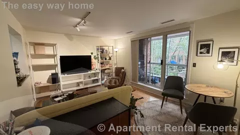 2 Chestnut St #24, Cambridge, MA 02139
