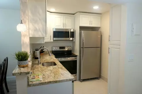 2851 Somerset Dr, Lauderdale Lakes, FL 33311