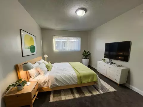10970 S Figueroa St #7, Los Angeles, CA 90061