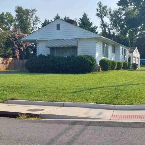 639 Frederick St SW, Vienna, VA 22180