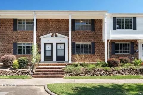 1002 Willow Dr, Chapel Hill, NC 27514