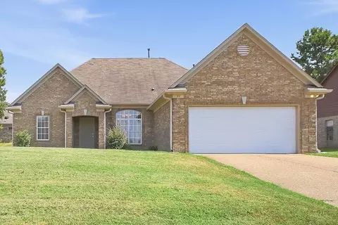 55 Mossy Springs Dr, Oakland, TN 38060