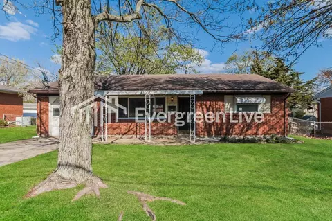 11690 Hamlet Rd, Forest Park, OH 45240