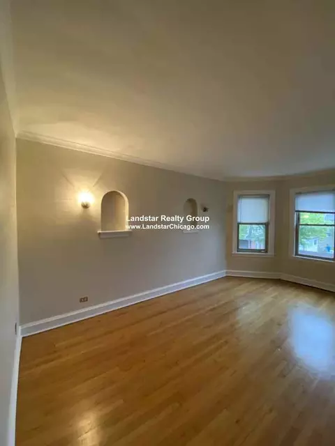 2815 W Berteau Ave #2, Chicago, IL 60618