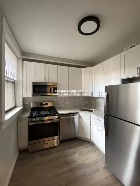 6521 N Newgard Ave #3E, Chicago, IL 60626