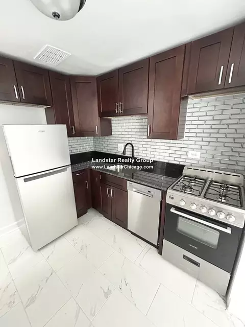 6709 N California Ave #GS, Chicago, IL 60645