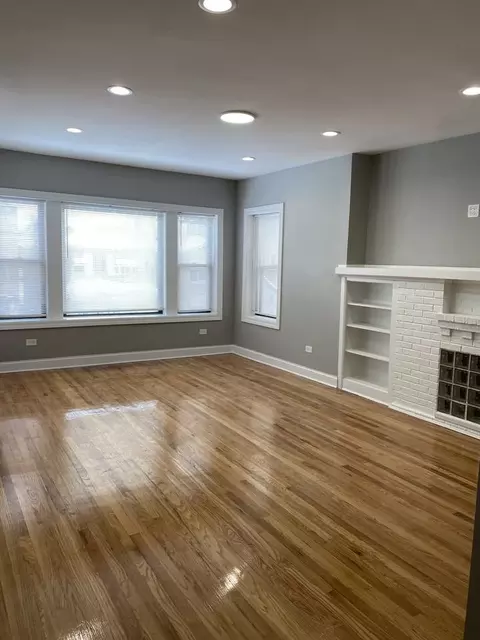 7836 S East End Ave, Chicago, IL 60649