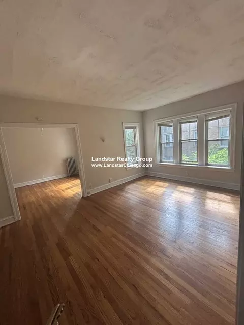 828 Reba Pl #1S, Evanston, IL 60202