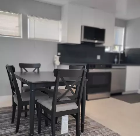 2504 23rd St #A, Santa Monica, CA 90405