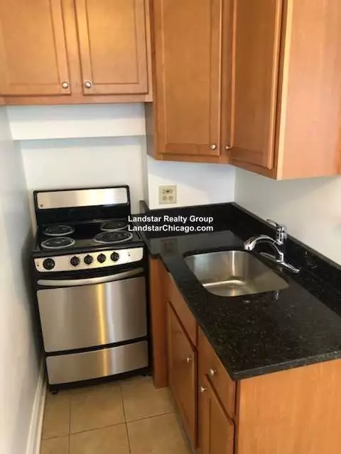 1332 W Hood Ave #209, Chicago, IL 60660