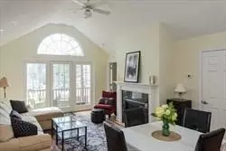 410 Salem St #811, Wakefield, MA 01880