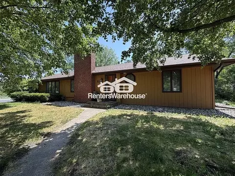 52 West Rd, Circle Pines, MN 55014