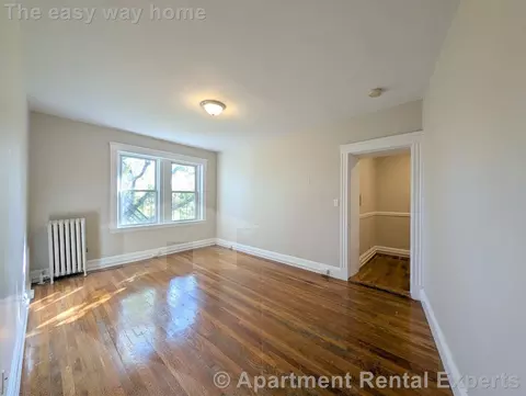 15 Linnaean St #18, Cambridge, MA 02138