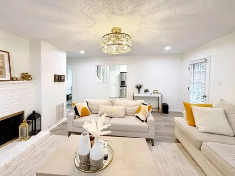 311 Cambridge Place Dr, Little Rock, AR 72227