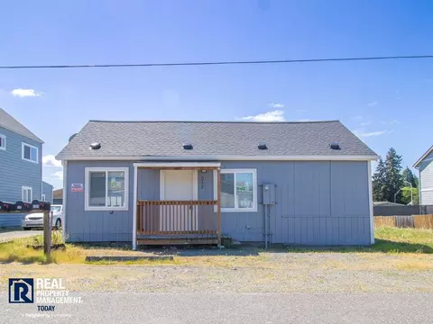 212 128th St S, Parkland, WA 98444