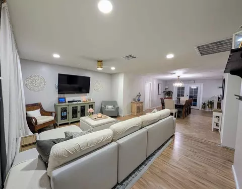 3709 W Tuckey Ln, Phoenix, AZ 85019