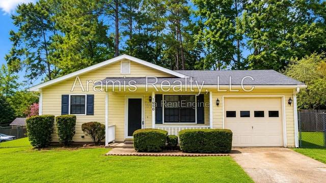 1050 Greendale Ln, Jonesboro, GA 30238