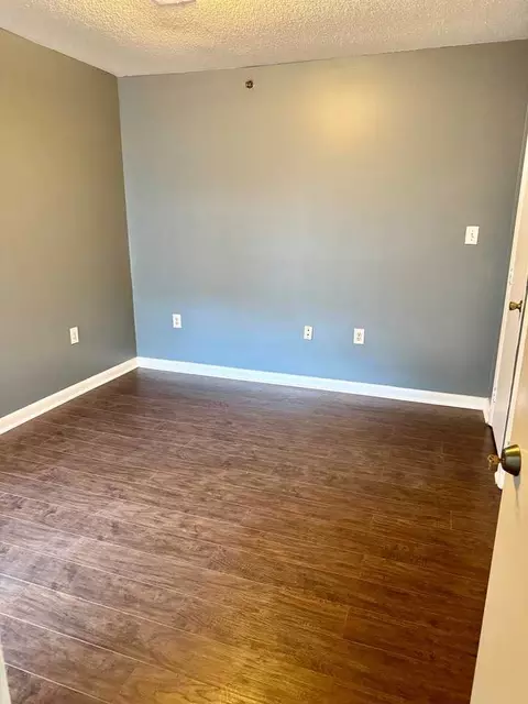 1431 Collegiate Cir #304, Raleigh, NC 27606