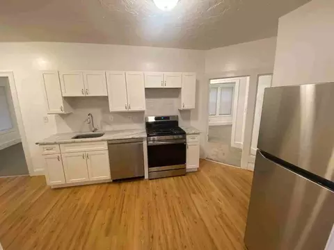 822 Main St #FRONT, Melrose, MA 02176