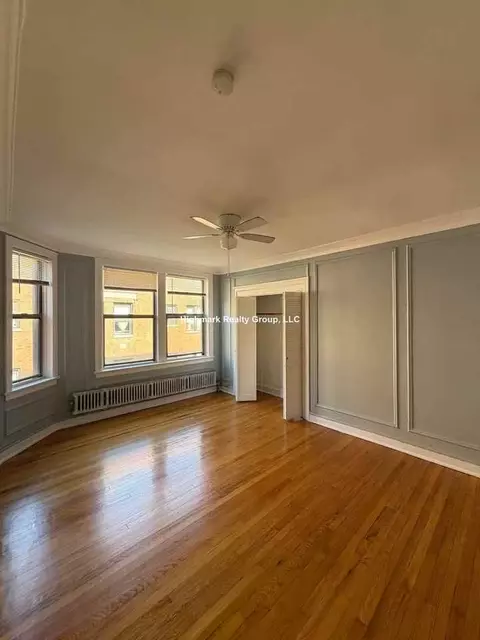 1375 W Estes Ave #2F, Chicago, IL 60626