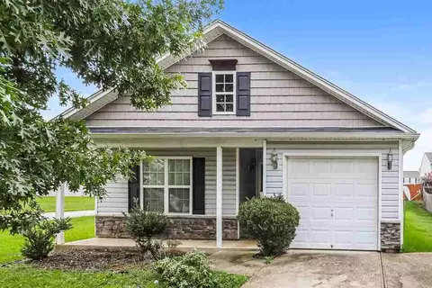 201 New York Dr, Thomasville, NC 27360