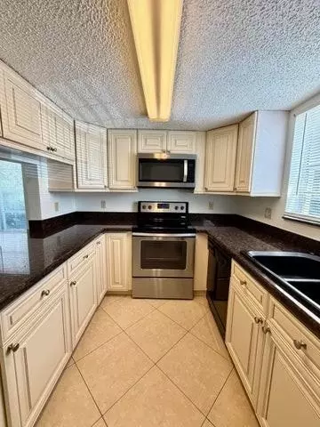 6308 La Costa Dr, Boca Raton, FL 33433