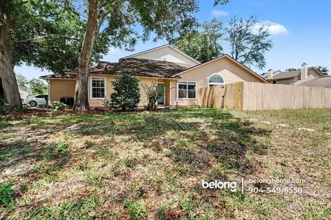 7641 Rain Forest Dr N, Jacksonville, FL 32277