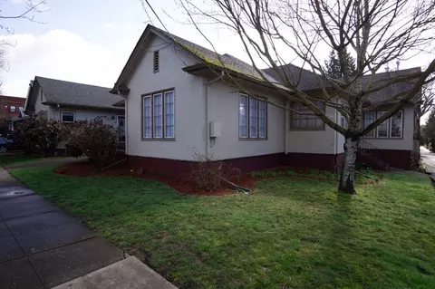 3604 SE Stark St, Portland, OR 97214