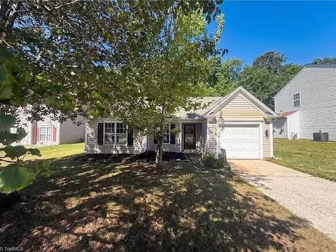 4233 Nestleway Ct, Greensboro, NC 27406