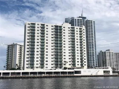 3000 N Ocean Dr #322, Hollywood, FL 33019
