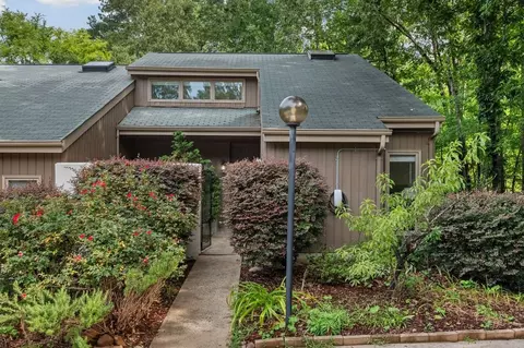 8 Ellsworth Ct, Chapel Hill, NC 27517
