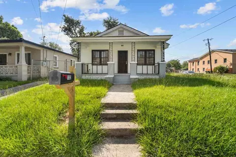 132 Jenks St, Savannah, GA 31415