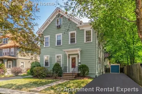 53 Oakland St #2, Medford, MA 02155