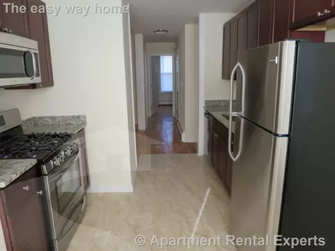 70 Summer St #3R, Somerville, MA 02143