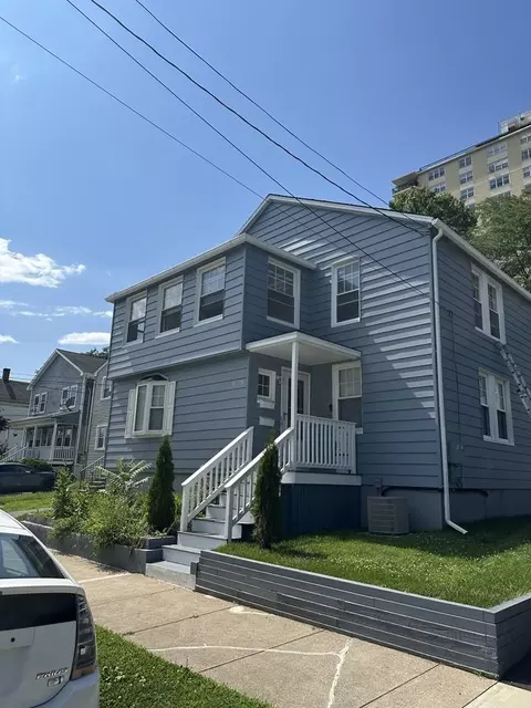 78 Suburban Ave #2-2ND, Bridgeport, CT 06604