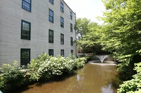2 N Main St #11, Beacon Falls, CT 06403