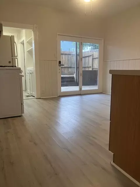 17 S 5th St #17, Youngwood, PA 15697