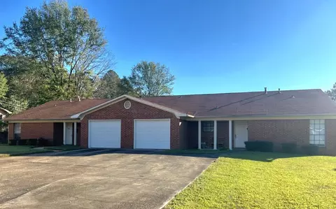 1104 E 23rd St #B, Texarkana, AR 71854