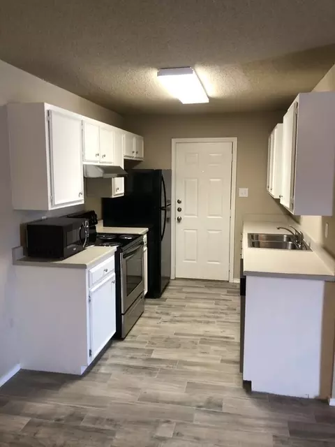 5122 40th St #NA, Lubbock, TX 79414
