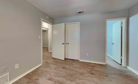512 Shennandoah Dr, Desoto, TX 75115