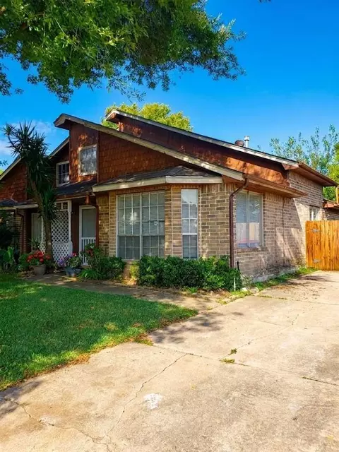 17010 Pastoria Dr, Houston, TX 77083