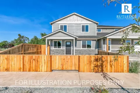 1105 Annalise St, Central Point, OR 97502